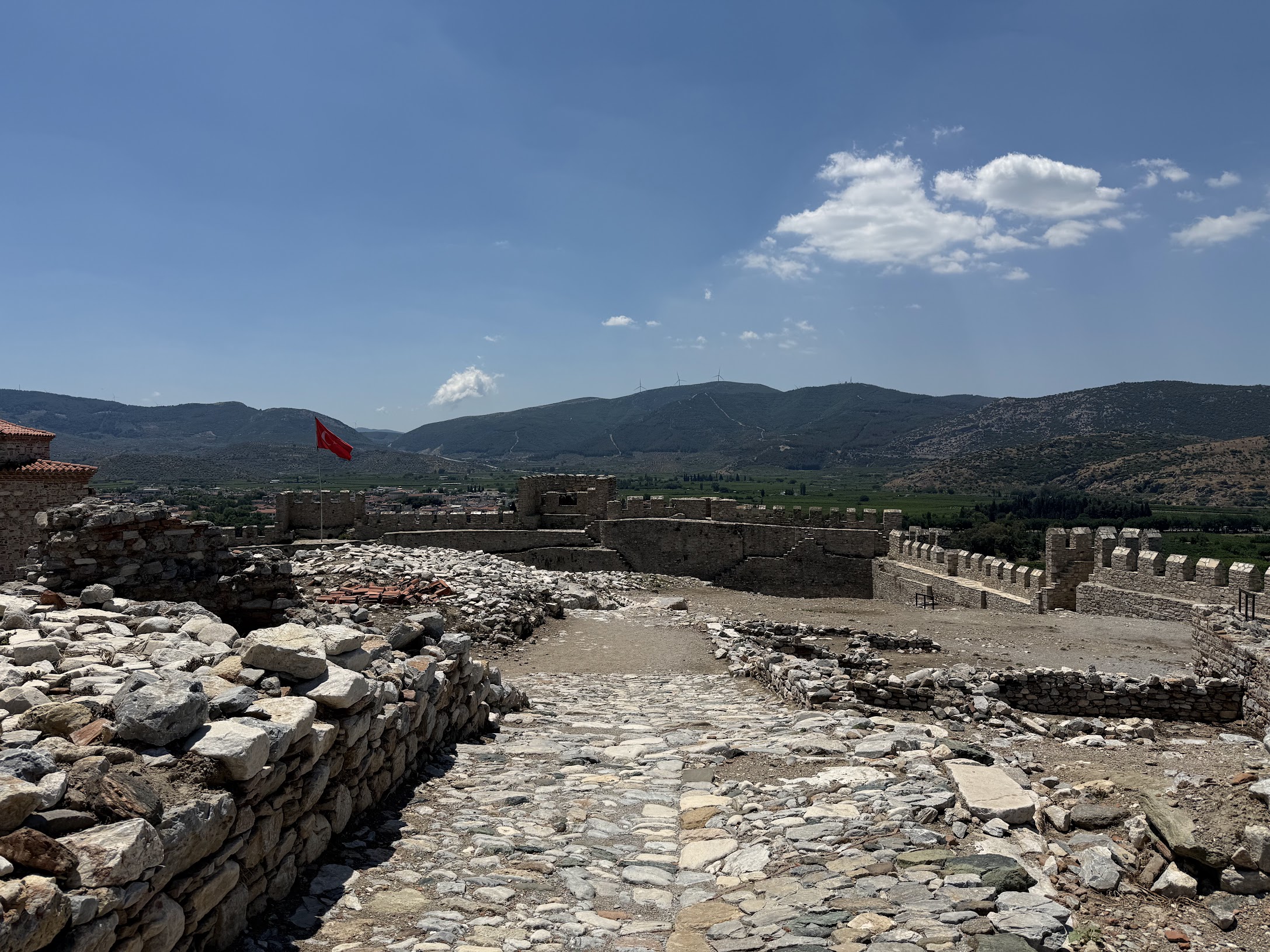 Ayasuluk Tepesi Gezi Rehberi